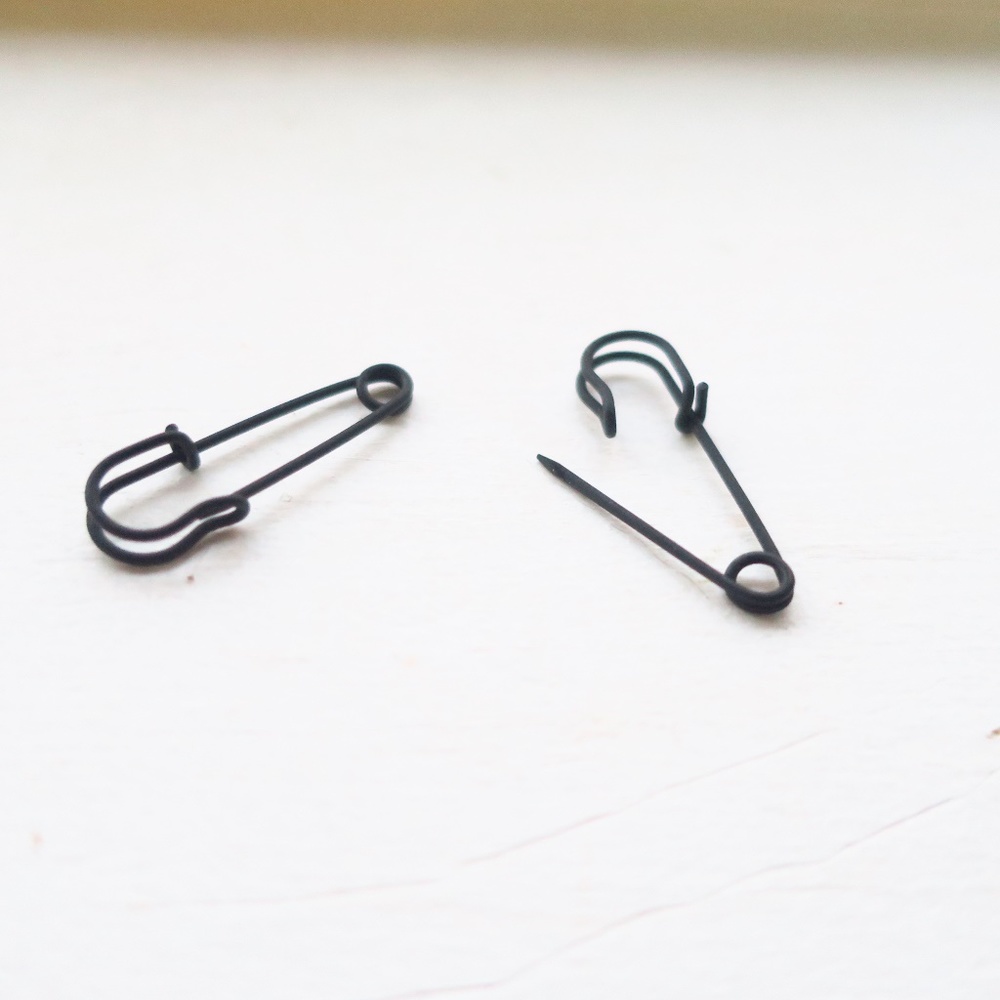 Safety Pin Earrings Vintage Style - Picture 5 of 8